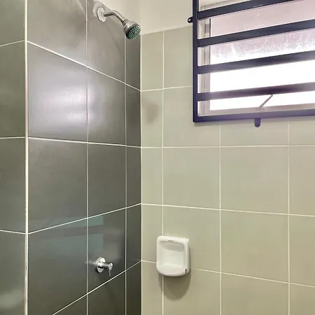Homestay Gambang Modern Vintage Ozzy Guesthouse Exterior photo